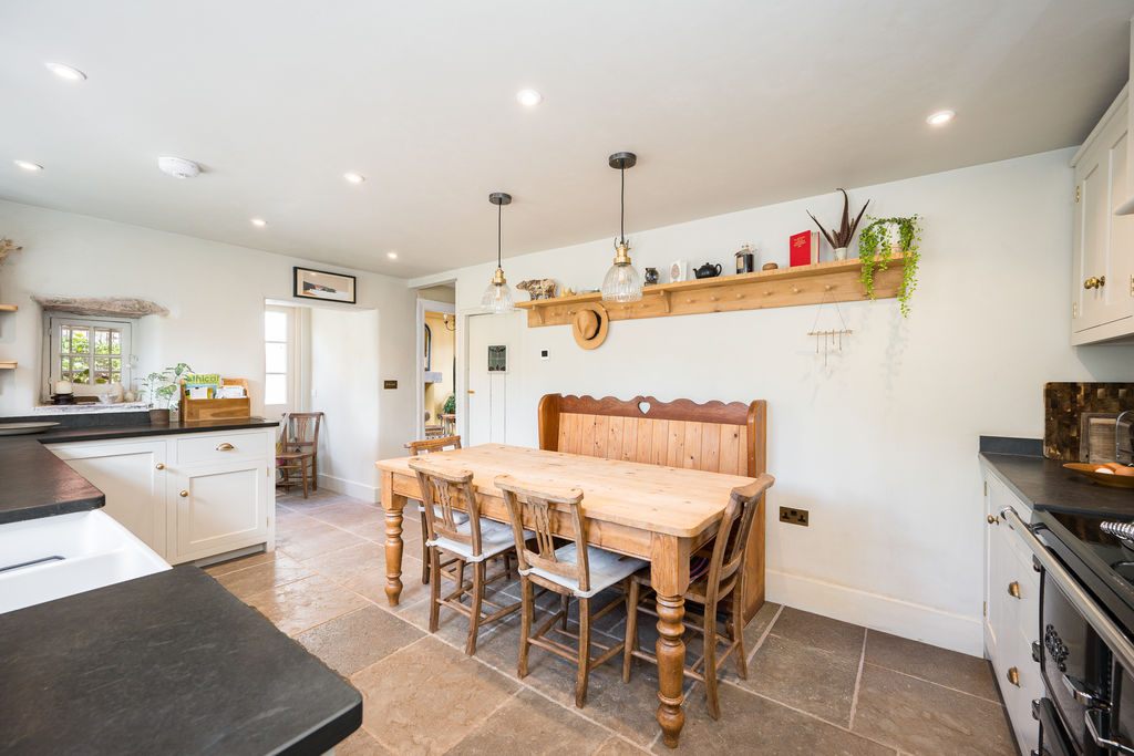 Kitchen- click for photo gallery